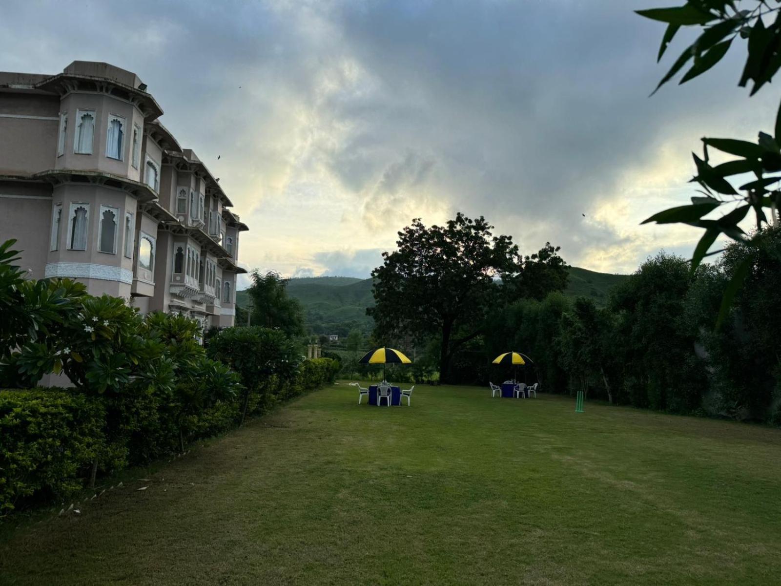 Jag Aravali Resort Udaipur By Naina Staycation - Best For Corporate Events - Family Parties - Mice 외부 사진