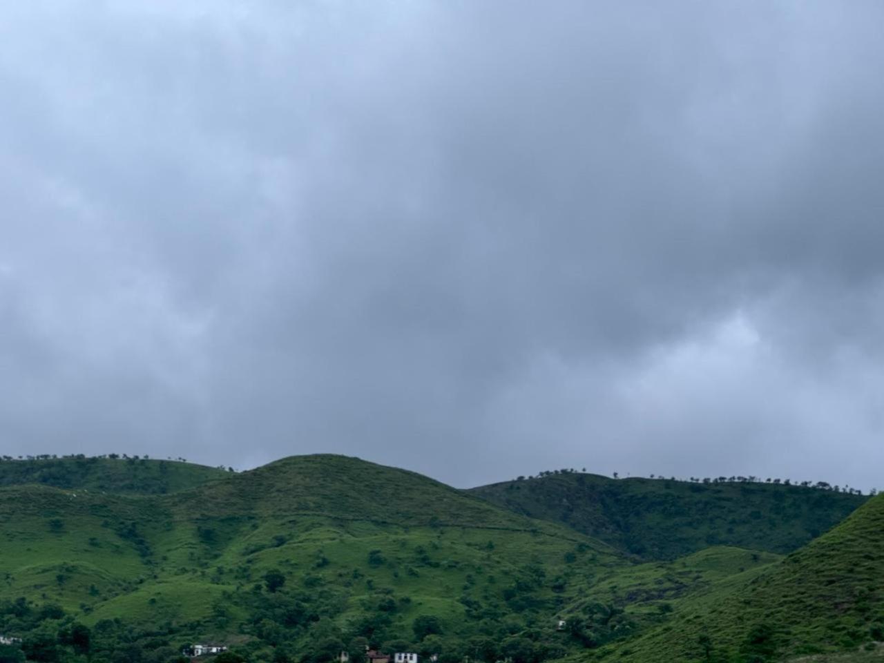 Jag Aravali Resort Udaipur By Naina Staycation - Best For Corporate Events - Family Parties - Mice 외부 사진