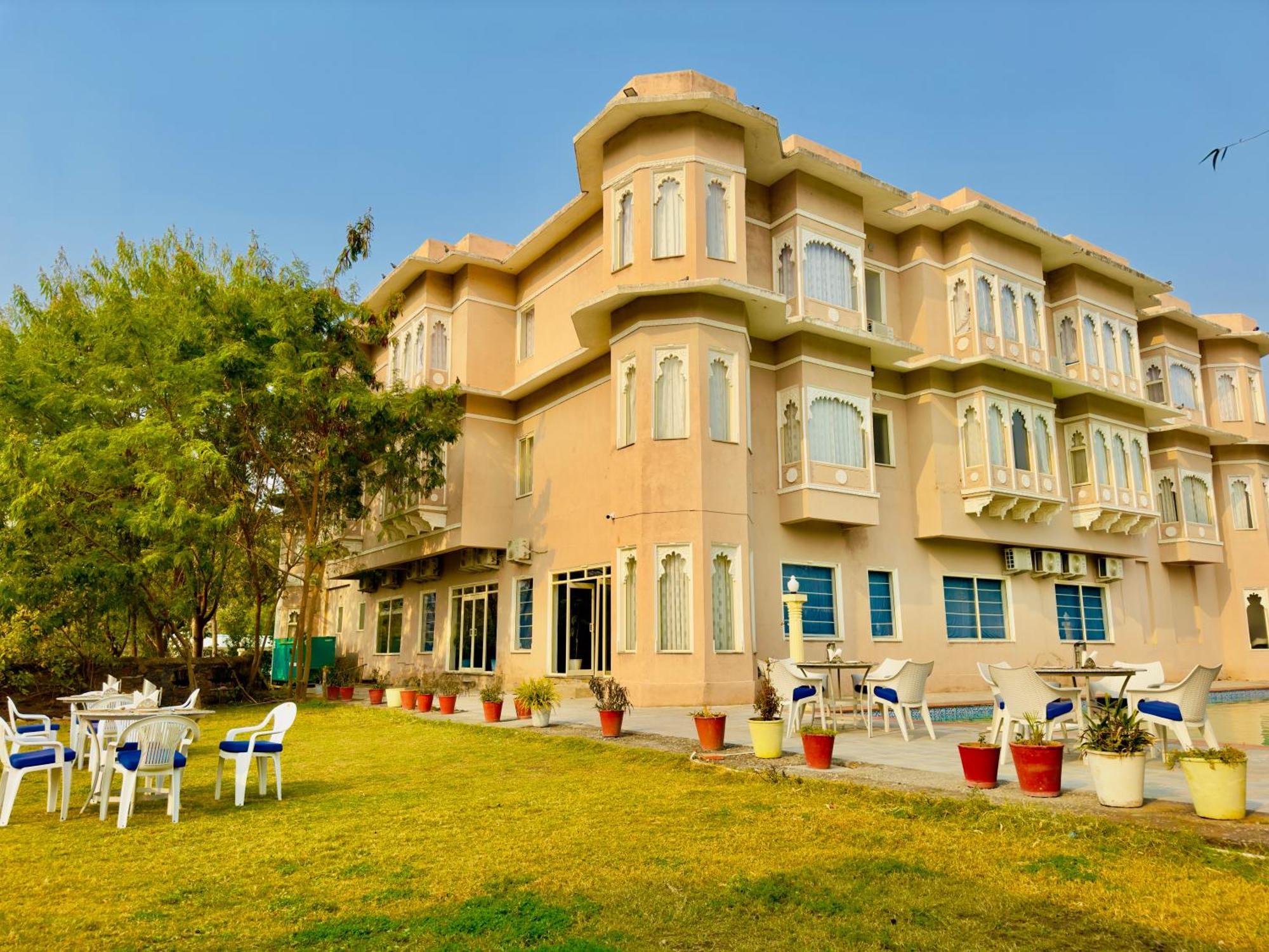 Jag Aravali Resort Udaipur By Naina Staycation - Best For Corporate Events - Family Parties - Mice 외부 사진